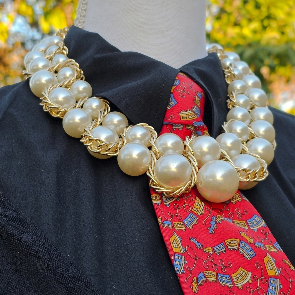 Faux Pearl Twisted Chain Adjustable Bib Gold Tone Choker / Necklace